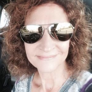 Meet your Posher, Debbie